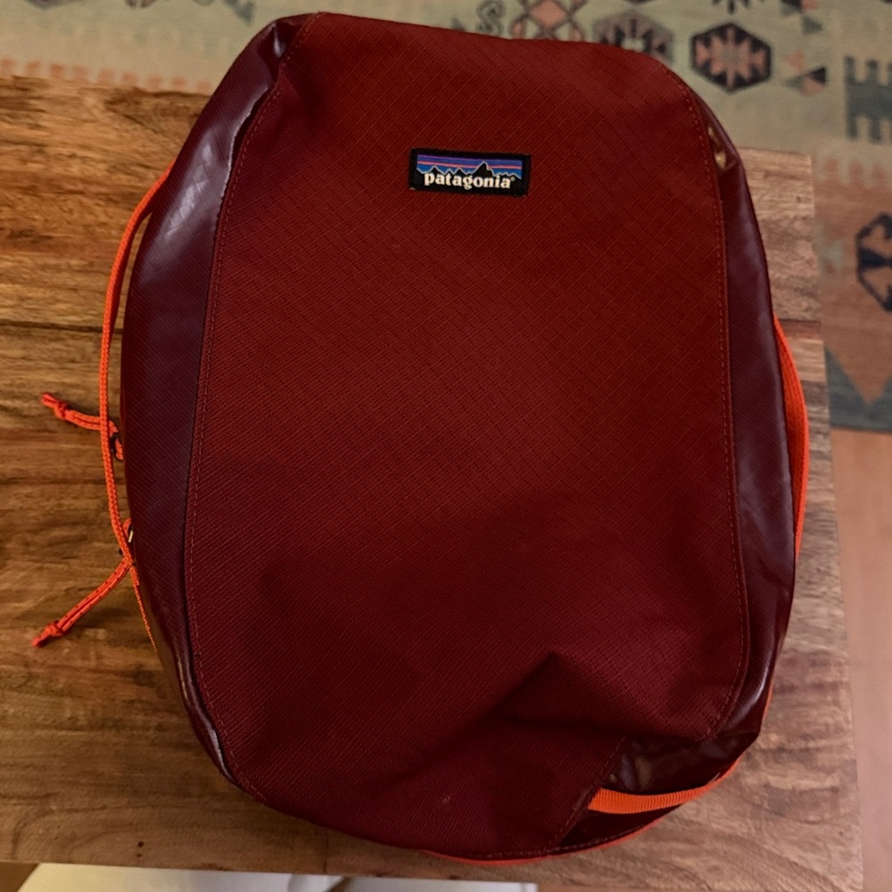 Patagonia Black Hole Cube 14L